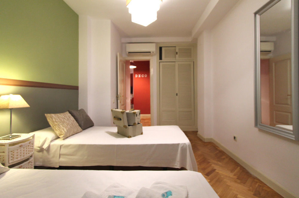Apartamentos Goyescas Deco Madrid Exterior photo