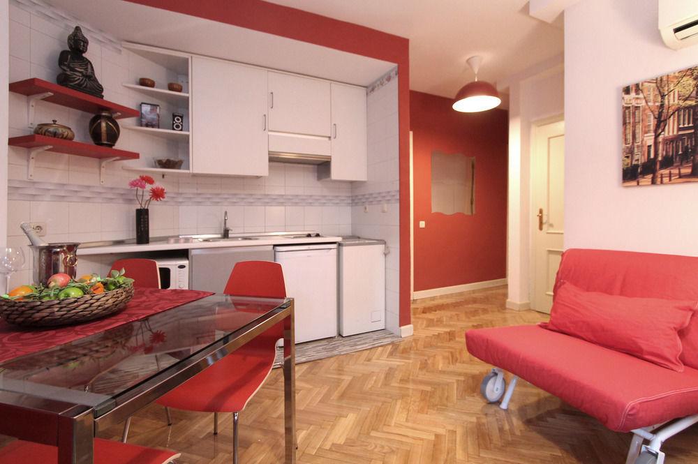 Apartamentos Goyescas Deco Madrid Exterior photo
